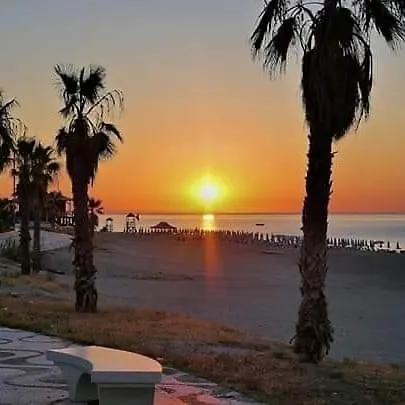 Residenza Al Mare A Calalunga Di *