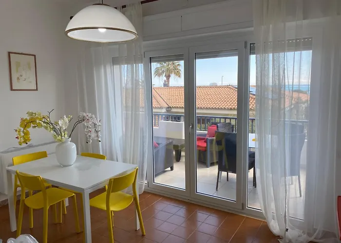 Apartment Residenza Al Mare A Calalunga Di *